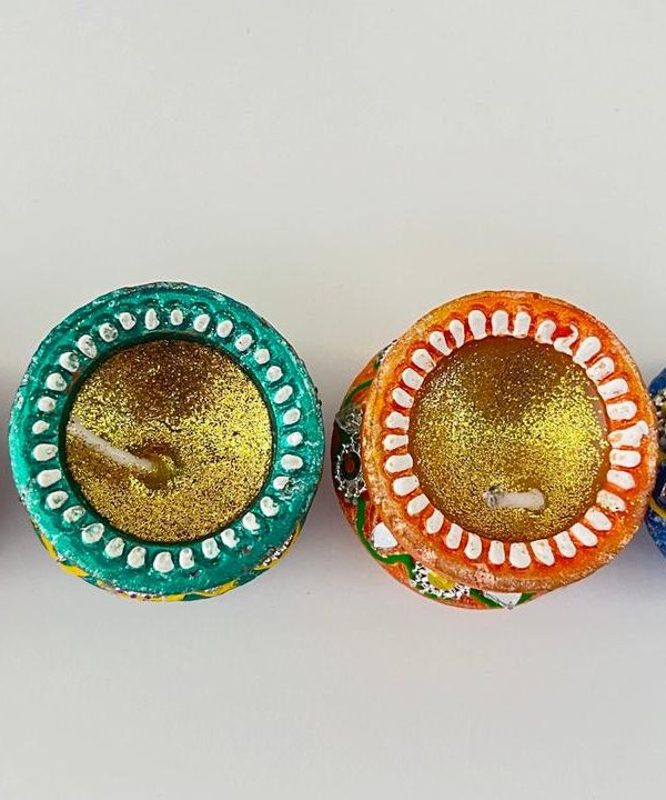 Handpainted Matki Diya with Wax, Set of 4, #MakeinINDIA - Image 2