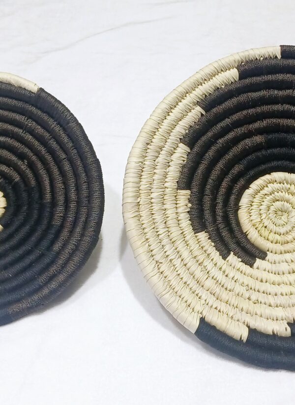 HANDCRAFTED Sabai Grass Wall Art for Home Decor | Eco-friendly | Set of 2 | Black | Circle - Image 2