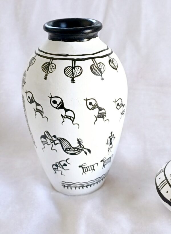 Decorative Terracotta Vases with Tribal Art Design, White and Black, Set of 3 - Image 5