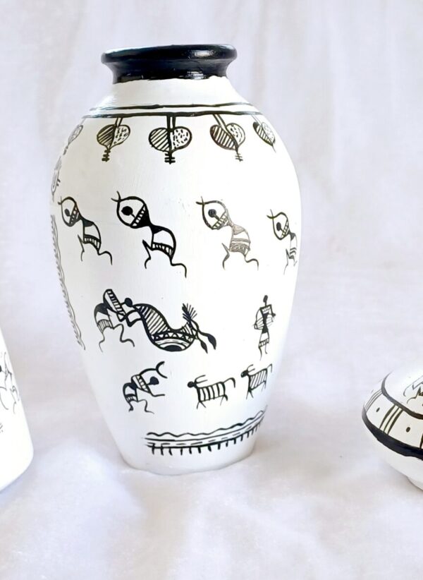 Decorative Terracotta Vases with Tribal Art Design, White and Black, Set of 3 - Image 6