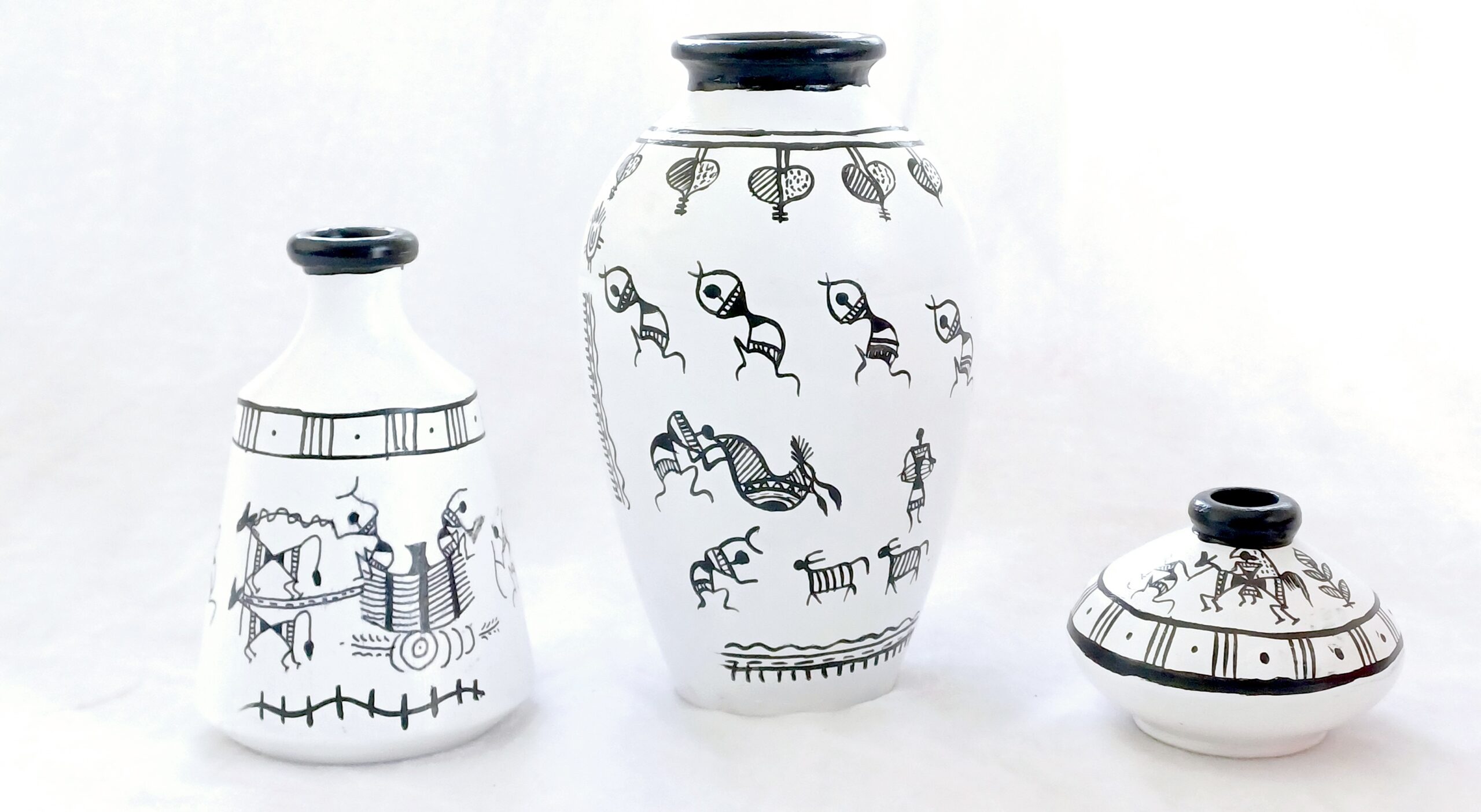 Decorative Terracotta Vases with Tribal Art Design, White and Black, Set of 3